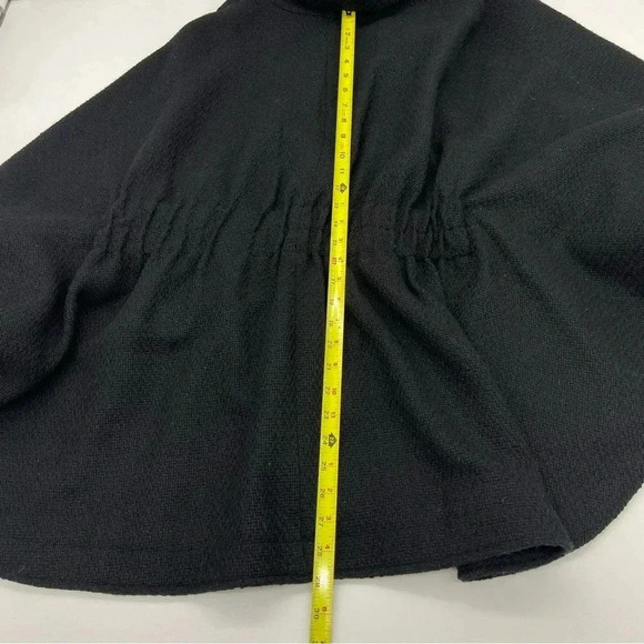 Jonathan Stone Women's Sleeved Cape Coat Size M Black Full Button - Picture 6 of 7
